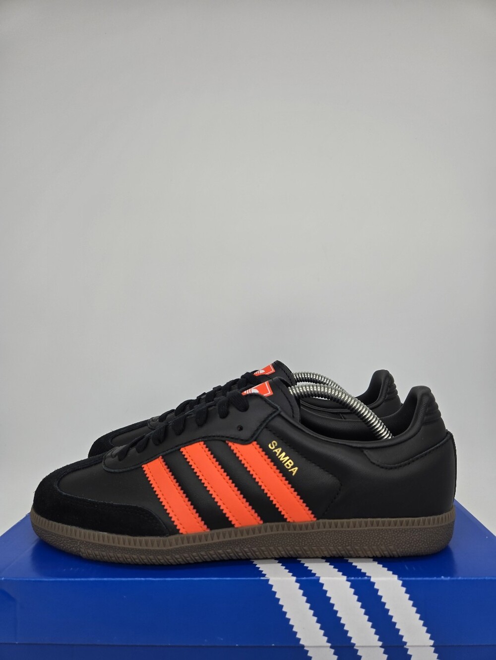 adidas Samba OG Men's Shoes Black Impact Orange Gum JR0910 Size 5.5 New